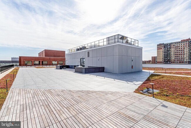 Building Photo - 801 N Fairfax St