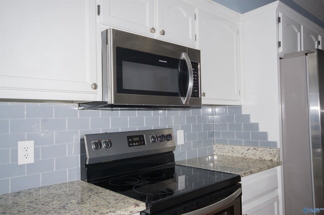 Building Photo - 104 Lancaster Ct SW