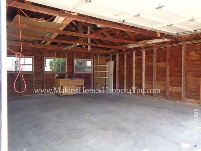 Building Photo - 2160 Trade St SE