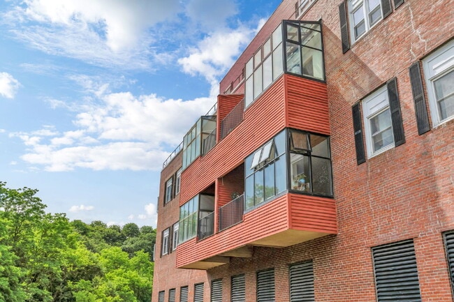 Building Photo - Luxury Condo for Rent – Franklin Place, Bangor