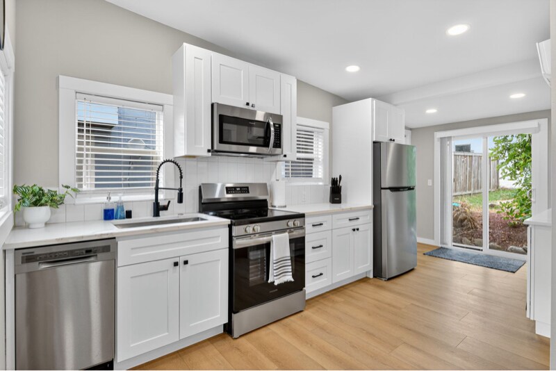 Building Photo - 8140 9th Ave SW