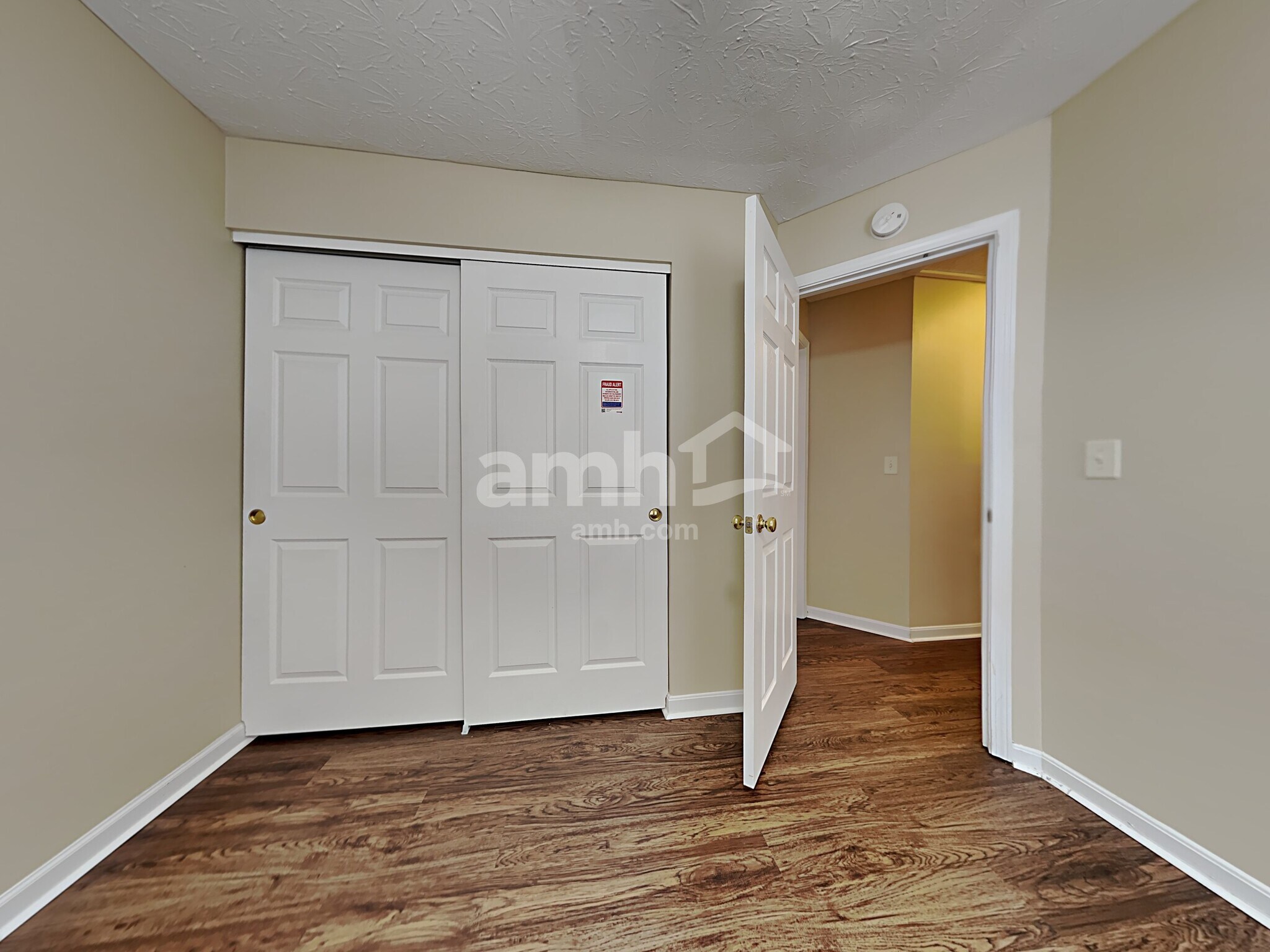 Building Photo - 2330 Antoinette Way