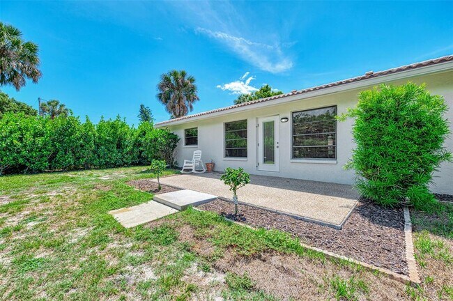 Building Photo - 2340 Palmetto St