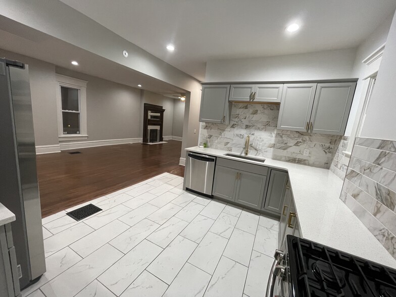 kitchen - 501 Saint Clair Ave