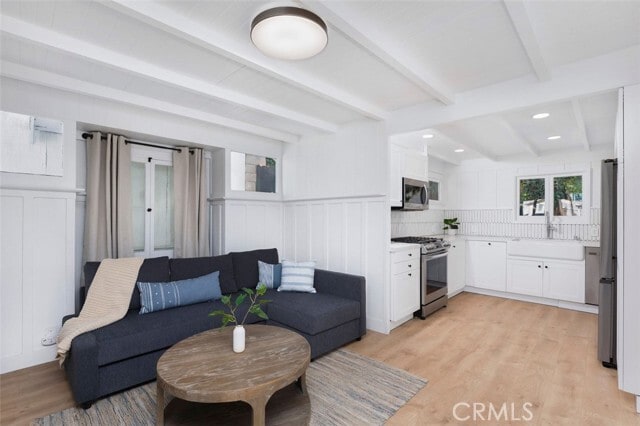 Building Photo - 624 Emerald St