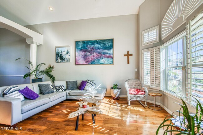 Building Photo - 6561 Isla Del Rey Dr