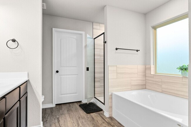 Building Photo - 907 Mclaury Cove