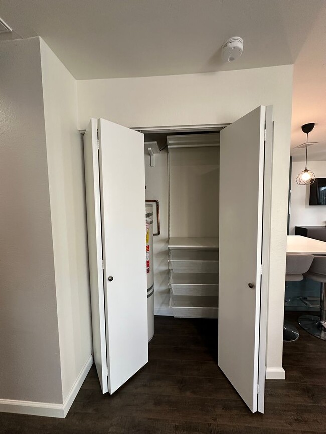 Building Photo - 7775 Camino Glorita