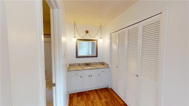 Building Photo - 212 Nack Ln