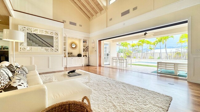 Building Photo - EXQUISITE KAHALA ESTATE IN EXCLUSIVE PUU P...