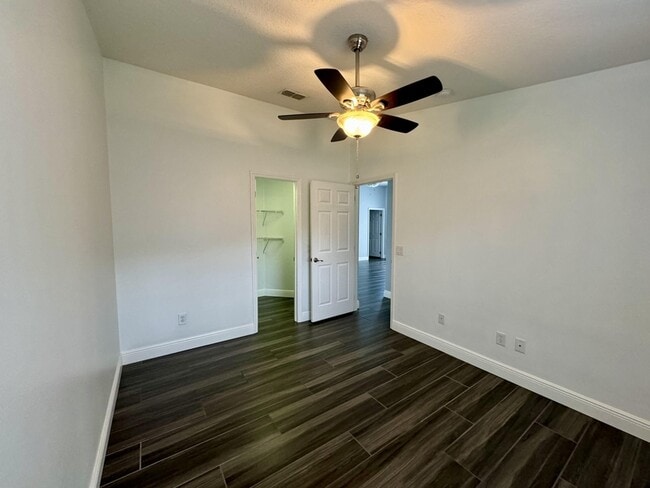 Building Photo - 11056 Dawnview Ln