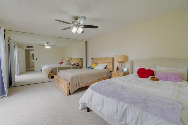 Building Photo - 393 Lake Arbor Dr