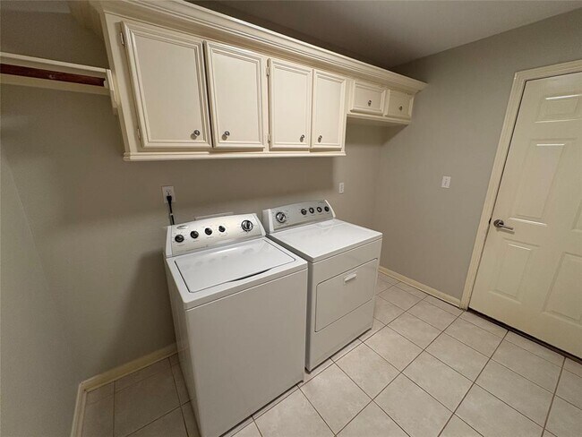 Building Photo - 12211 Longfellow Dr