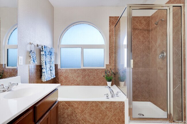 Building Photo - 547 Red Quill Nest