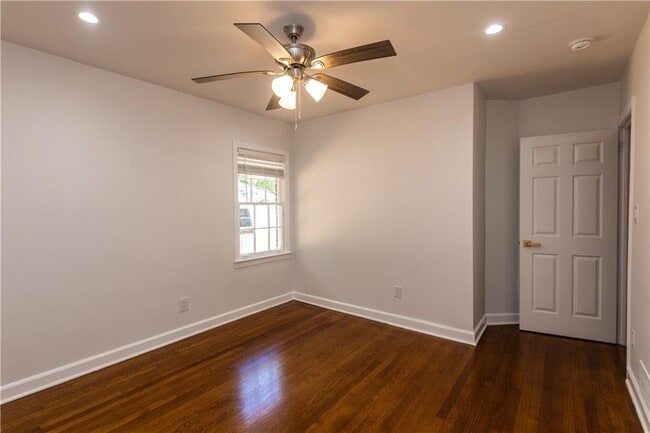 Building Photo - 1392 Lively Ridge Rd NE