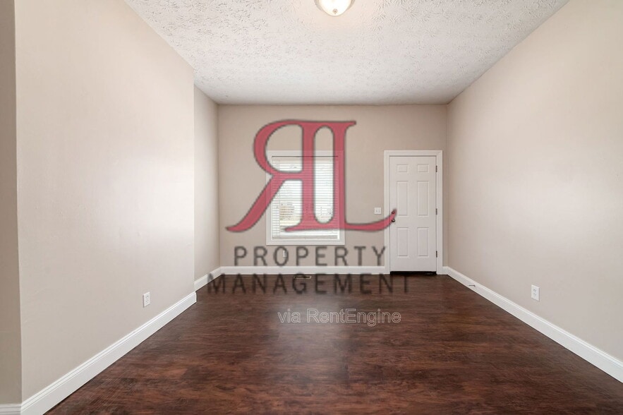 Building Photo - 282 S Ohio Ave