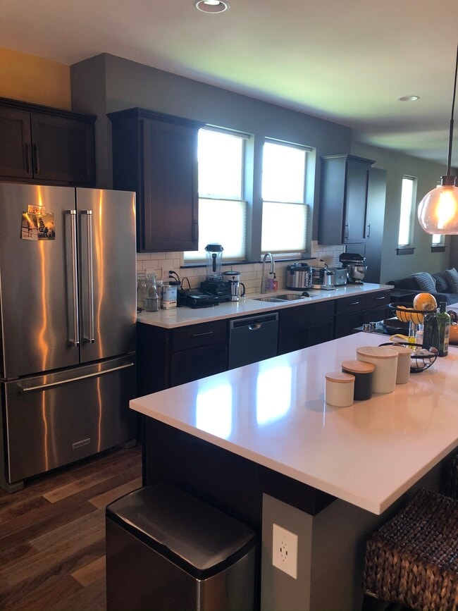 Building Photo - 7160 27th Ave SW