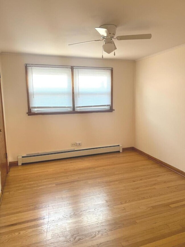 Building Photo - 6134 W 79th St