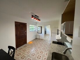 Building Photo - 501 SW 60th Ct