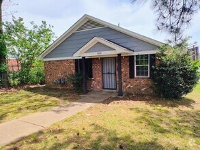 Building Photo - 858 Pendleton St