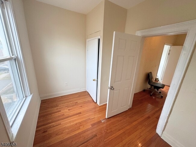 Building Photo - 1261 Milton Pl