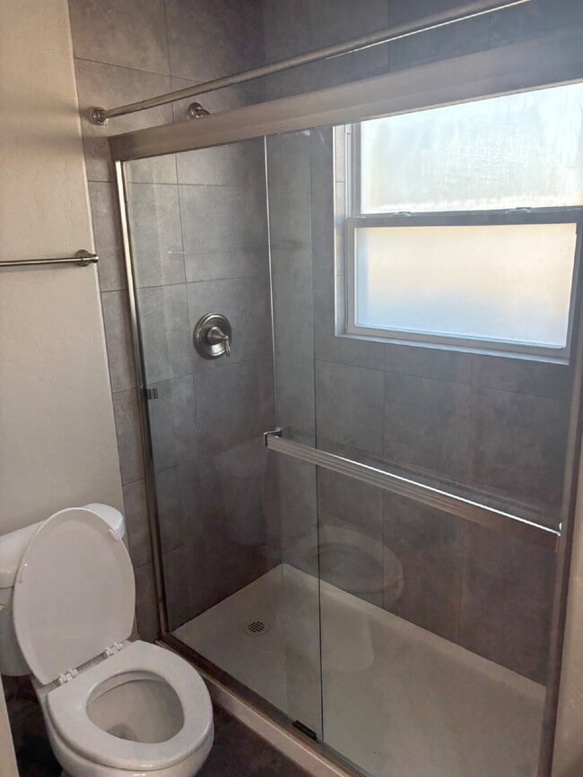 Building Photo - "Casitas": Stylish 1-Bedroom with Granite Elegance in Downtown Fresno!"