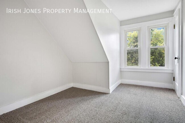 Building Photo - 54 Anderson Pl