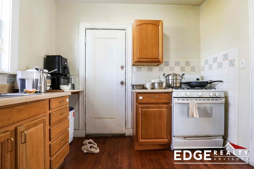 Building Photo - 5 Pama Gardens