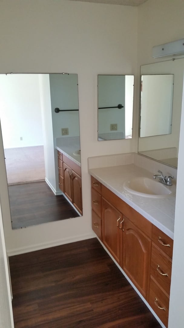 Building Photo - Mission Oaks Home