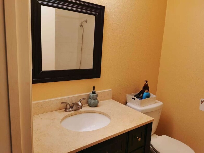 Bath 2 - 3206 Sturbridge Ln