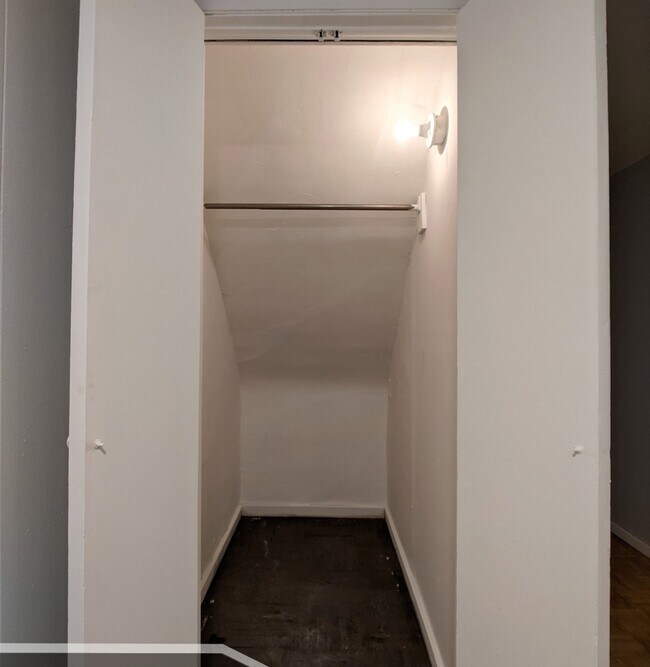 Building Photo - 3544 N Halsted St