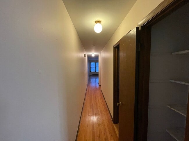 Building Photo - 1912 W State St