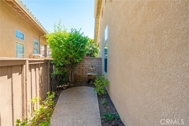 Building Photo - 33 Risero Dr