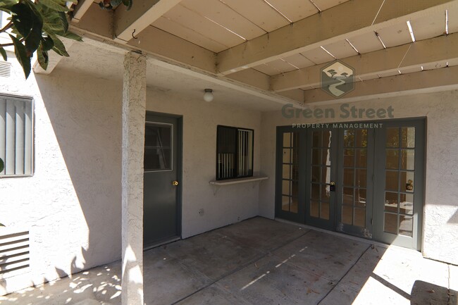 Building Photo - 3843 Camino Lindo