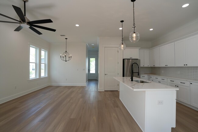 Building Photo - 92 Rearden Wy