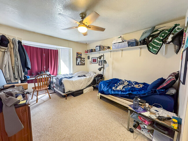 Building Photo - 565 N 300 E