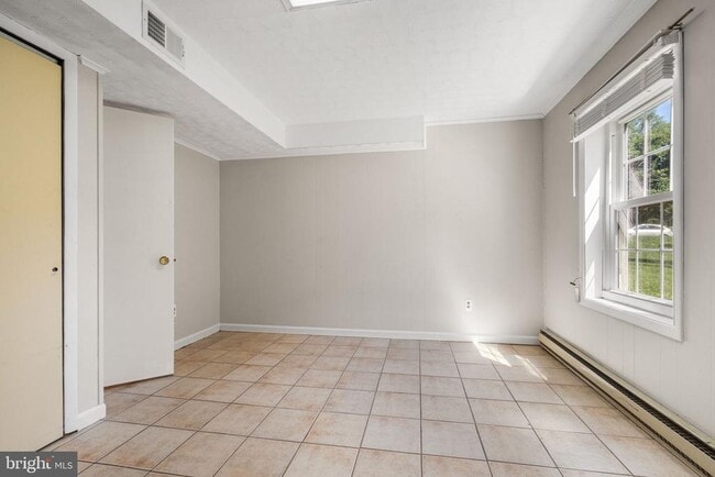 Building Photo - 222 Apple Blossom Ct
