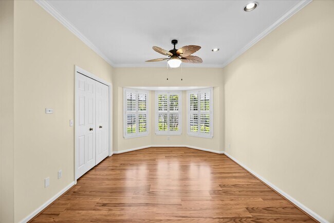 Building Photo - 7362 Pine Creek Way