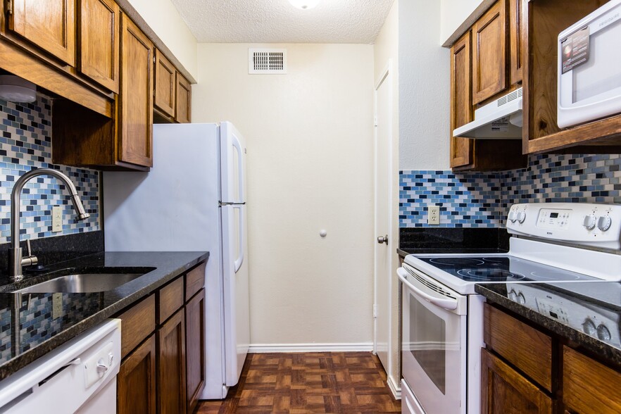 Building Photo - 8109 Skillman St