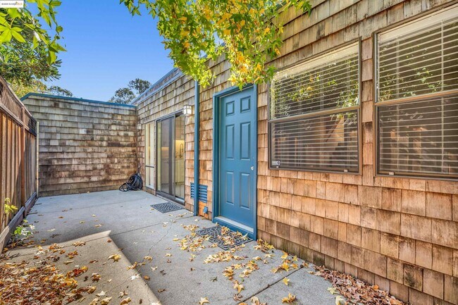 Building Photo - 57 Sereno Cir