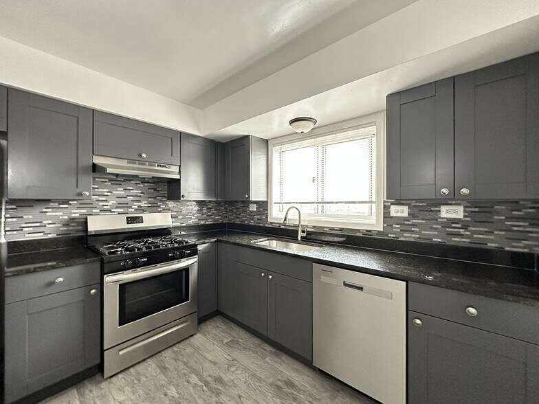 Building Photo - 1314 Carol St