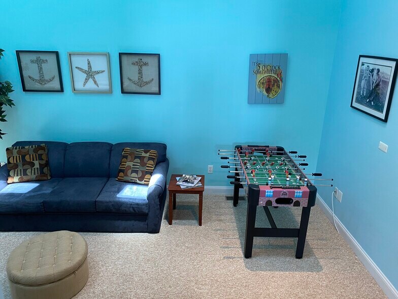 Family Room - 15 Sumner Ave