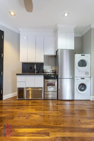 Building Photo - 16 E 116th St