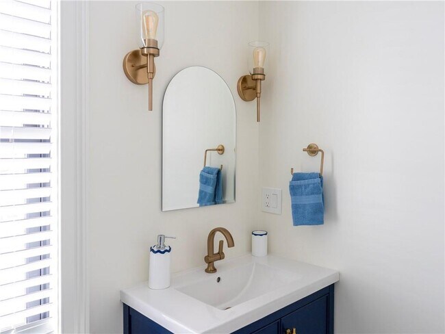 Building Photo - 9-9 Dearborn St