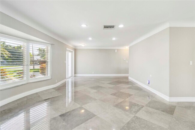 Building Photo - 2770 NE 8th Ct