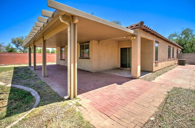 Building Photo - 4836 S Summit Ct