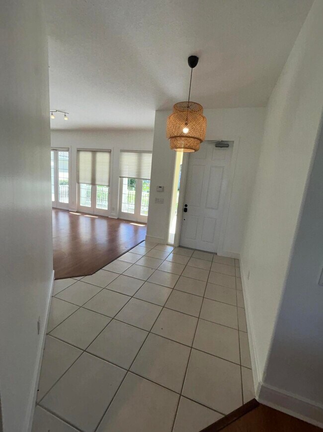 Building Photo - 8455 Belize Pl