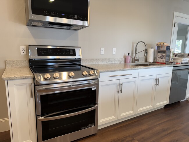 Kitchen - 4346 Deerfield Rd