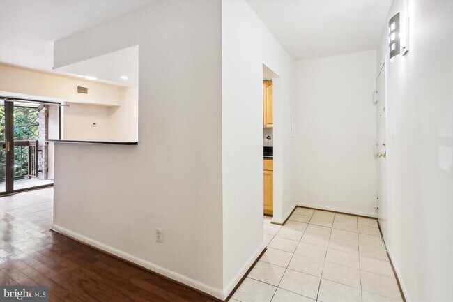 Building Photo - 2255 Castle Rock Square