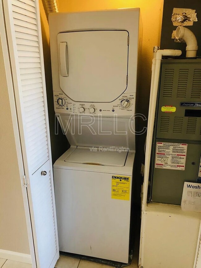 Building Photo - 965 Doubles Dr